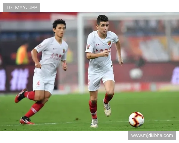 山东鲁能与上海上港在中超联赛中的录像与战术复盘 山东鲁能与上海上港在中超联赛中的录像与战术复盘